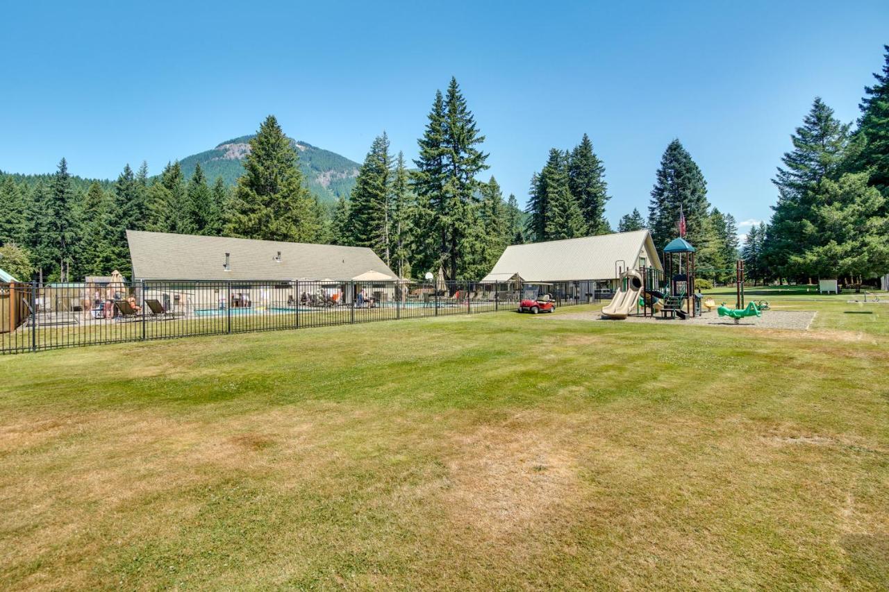 Riverfront Home With Deck, Near Mount Rainier! Packwood Extérieur photo
